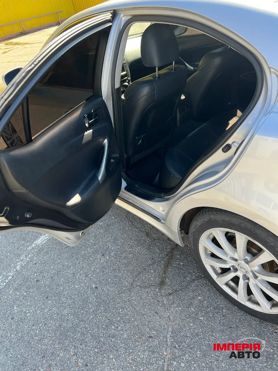 Lexus IS - фото 7