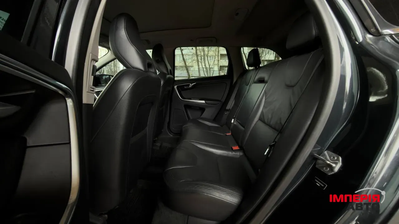 Volvo XC60 - фото 10