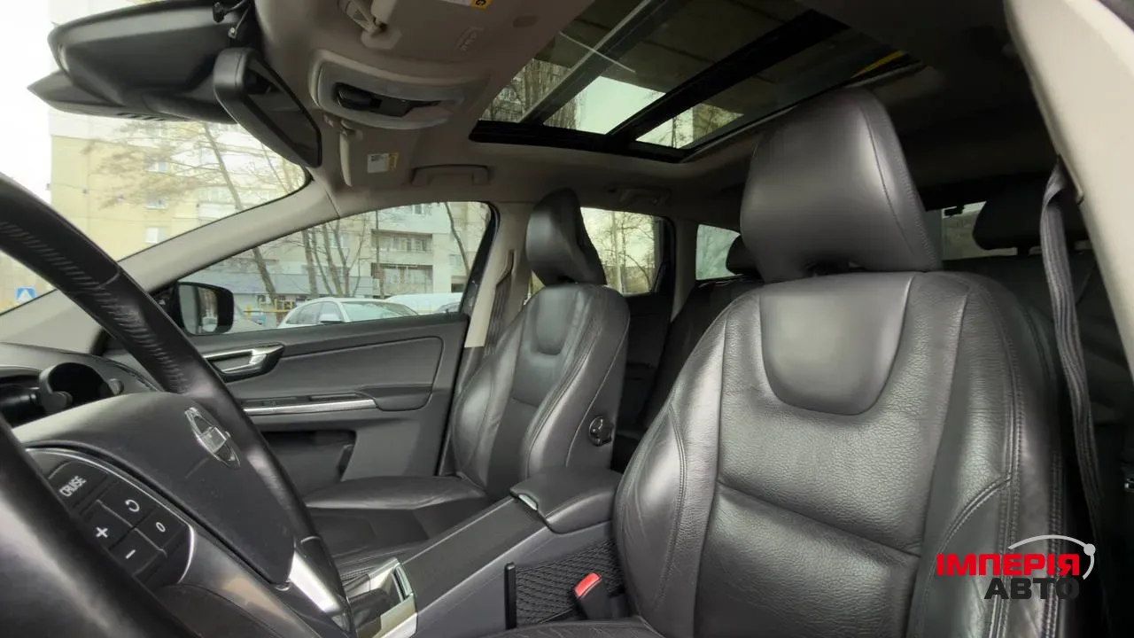 Volvo XC60 - фото 7