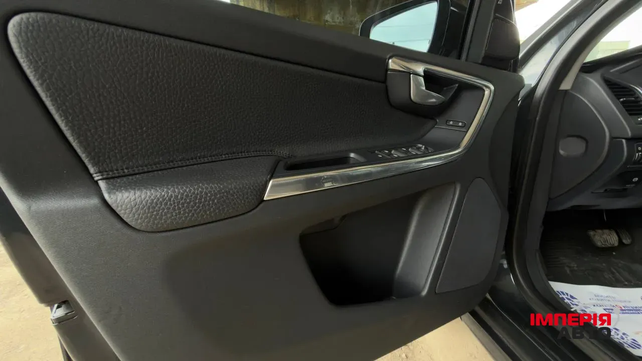 Volvo XC60 - фото 13
