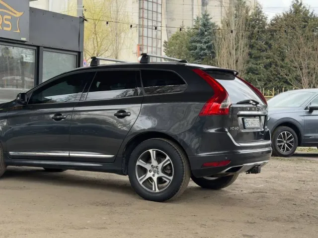 Volvo XC60 - фото 3