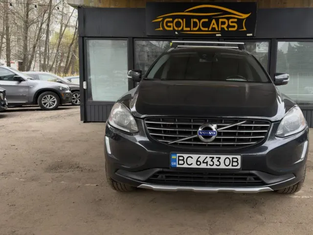 Volvo XC60 - фото 1