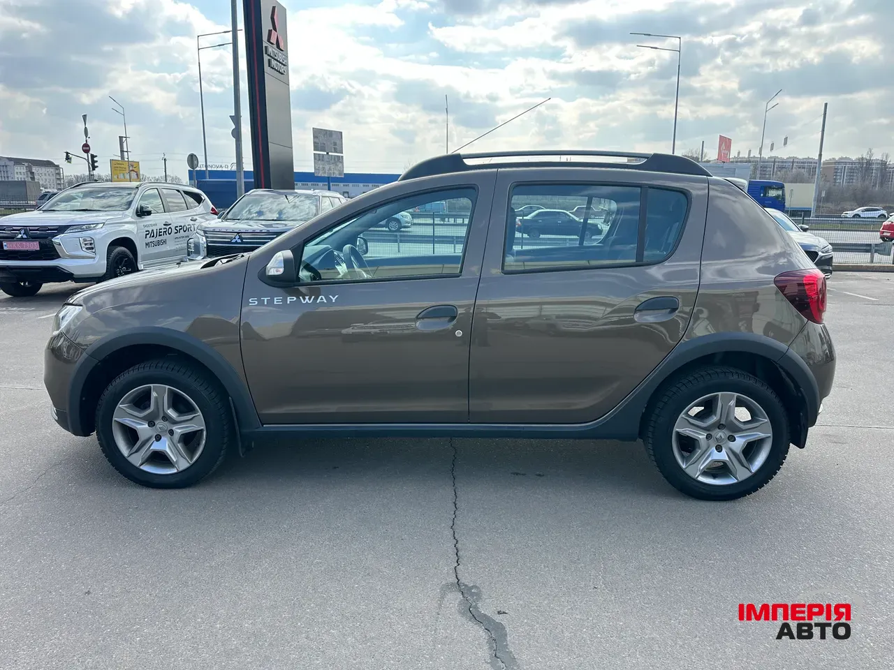 Renault Sandero - фото 4