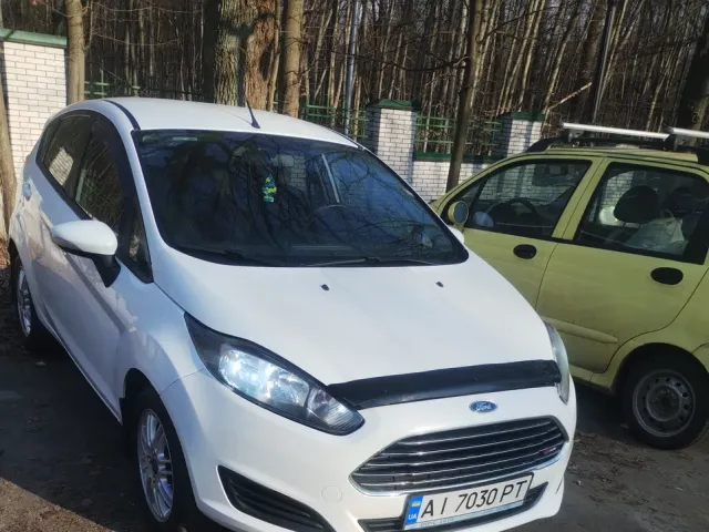 Ford Fiesta - фото 1
