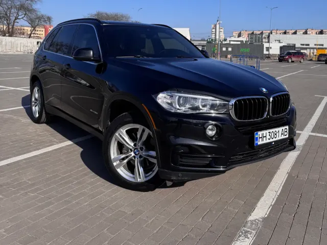 BMW X5 - фото 1