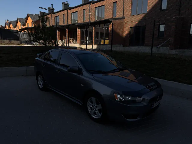 Mitsubishi Lancer - фото 2
