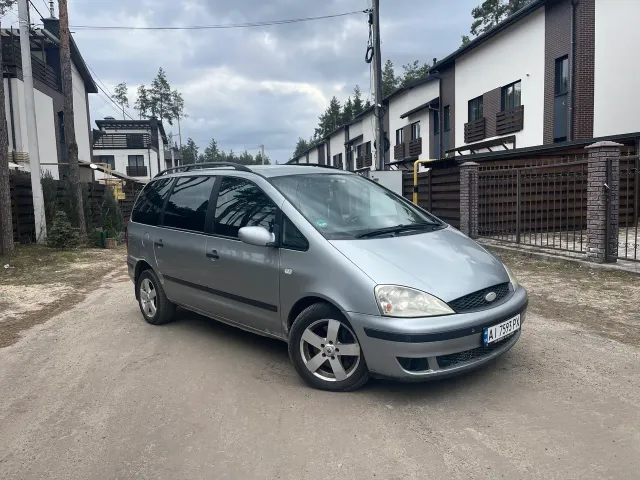 Ford Galaxy - фото 2