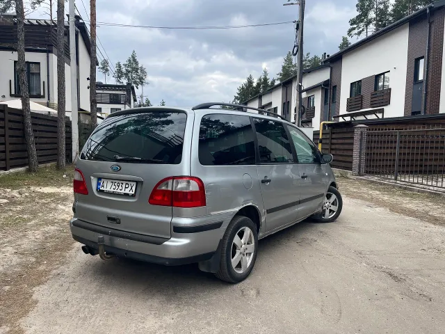 Ford Galaxy - фото 5