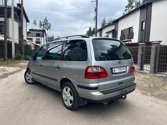Ford Galaxy - фото 3