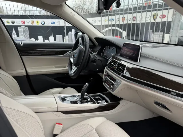 BMW 7 серії - фото 4