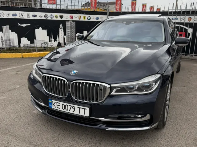 BMW 7 серії - фото 2