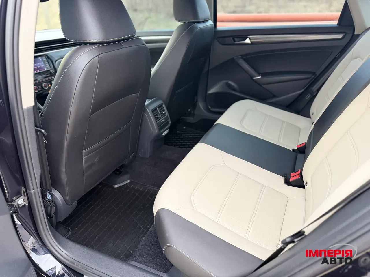 Volkswagen Passat - фото 17