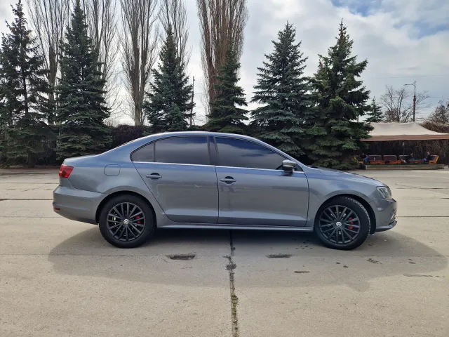 Volkswagen Jetta - фото 3