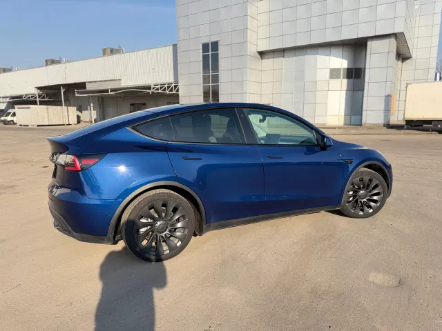 Tesla Model Y - фото 2