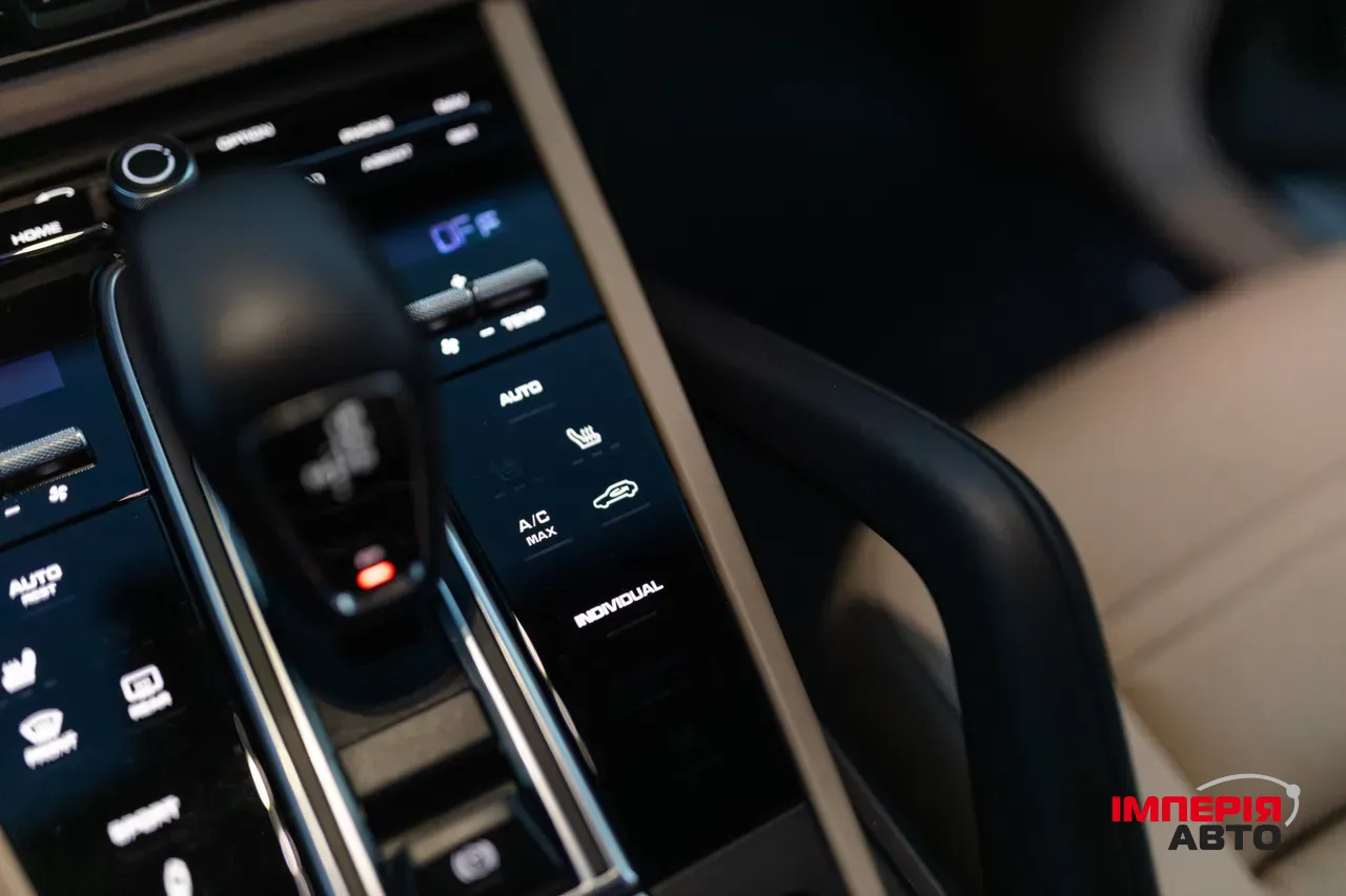 Porsche Cayenne - фото 42