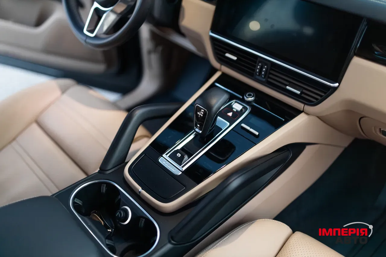 Porsche Cayenne - фото 17