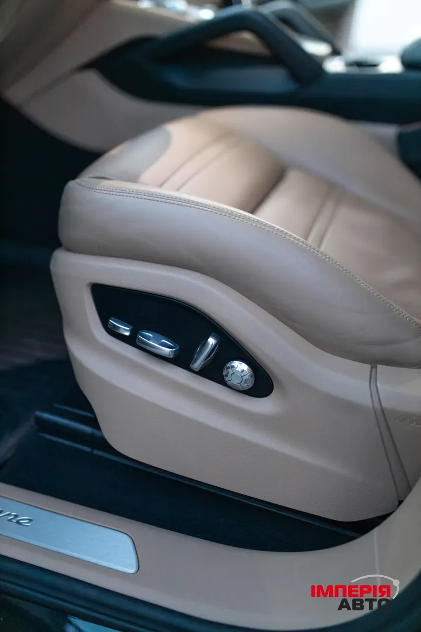 Porsche Cayenne - фото 28