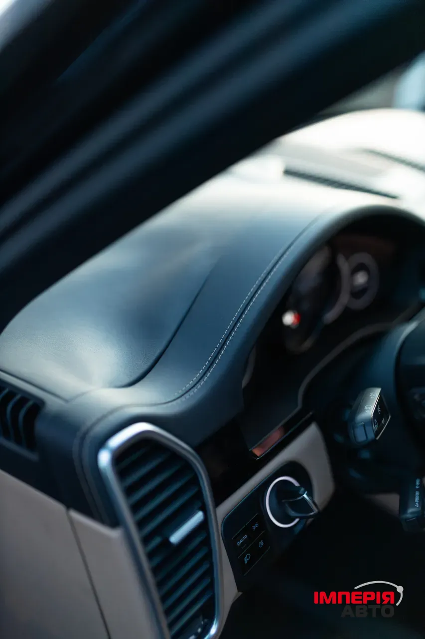 Porsche Cayenne - фото 30