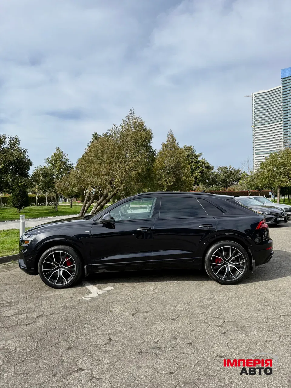 Audi Q8 - фото 5