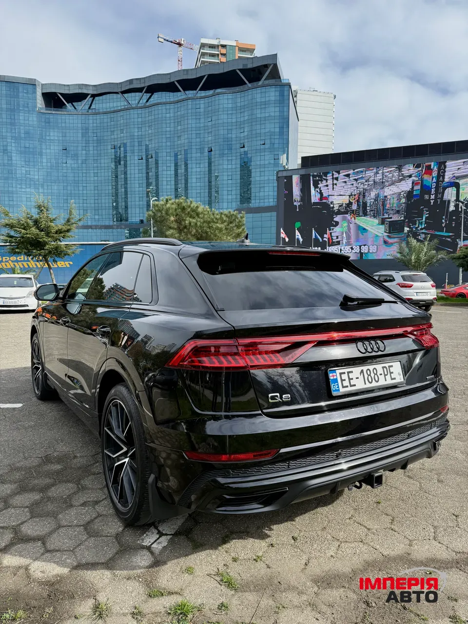 Audi Q8 - фото 10
