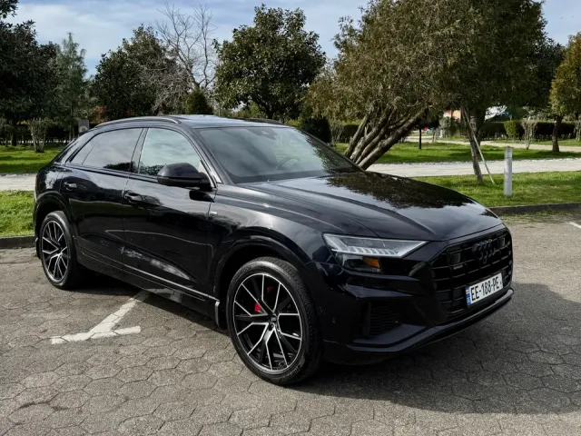 Audi Q8 - фото 1