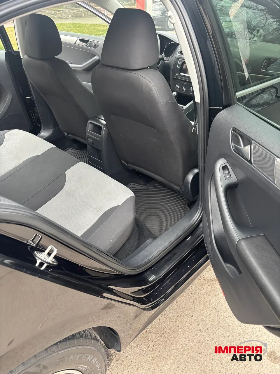 Volkswagen Jetta - фото 8