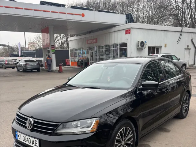 Volkswagen Jetta - фото 2