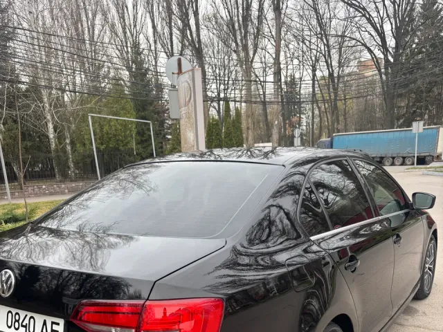 Volkswagen Jetta - фото 5