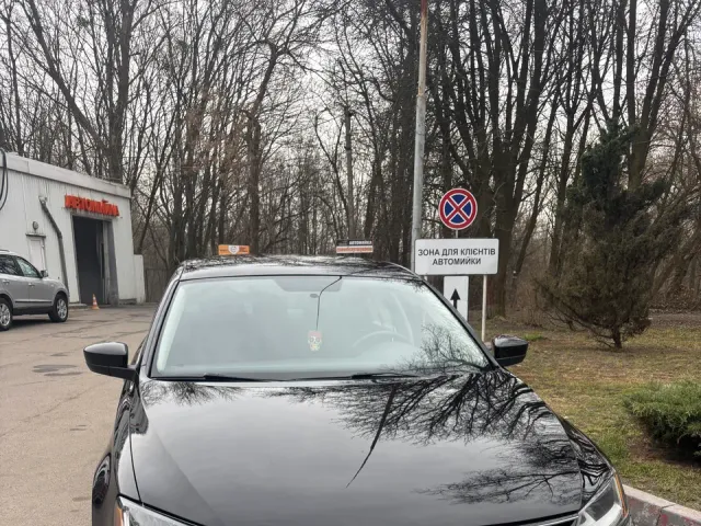 Volkswagen Jetta - фото 1