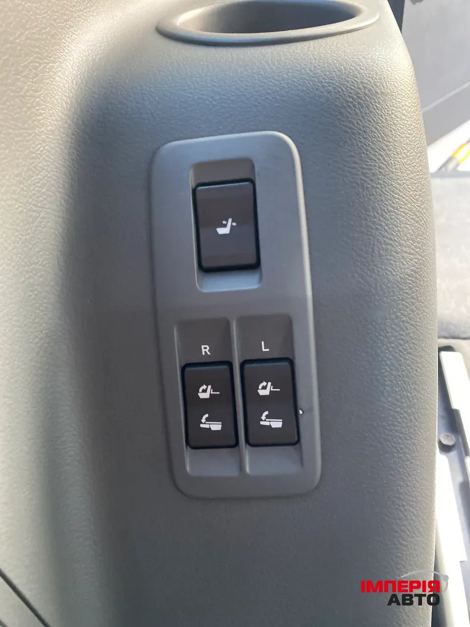 Toyota Land Cruiser Prado - фото 23