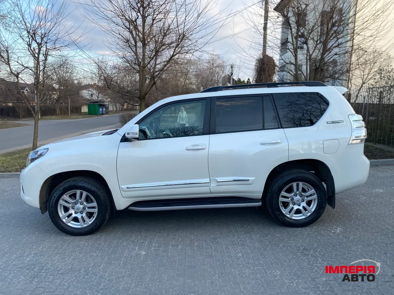 Toyota Land Cruiser Prado - фото 2