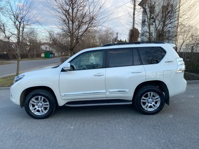 Toyota Land Cruiser Prado - фото 2
