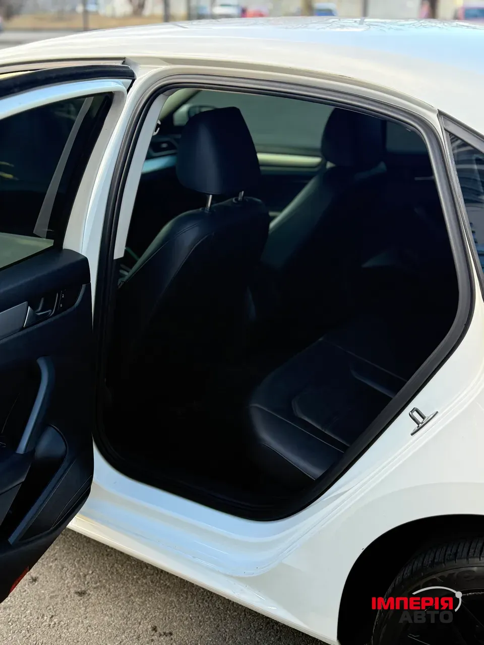 Volkswagen Passat - фото 14