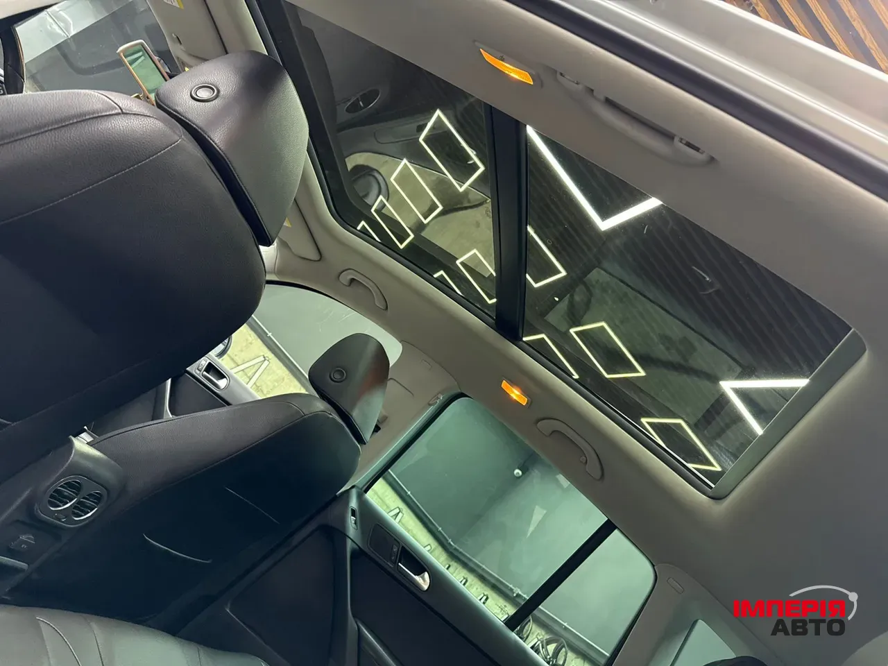 Volkswagen Tiguan - фото 8