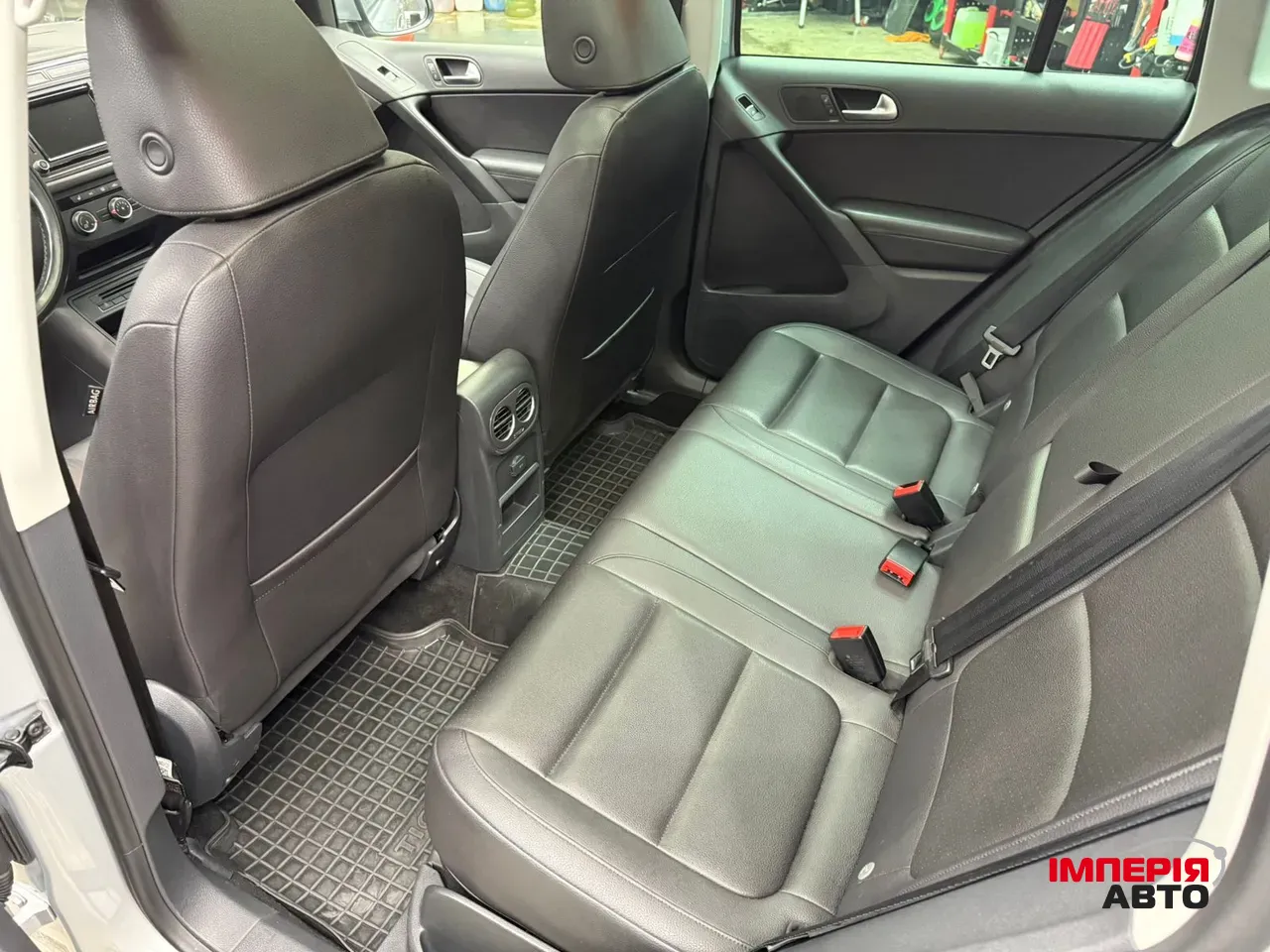 Volkswagen Tiguan - фото 9