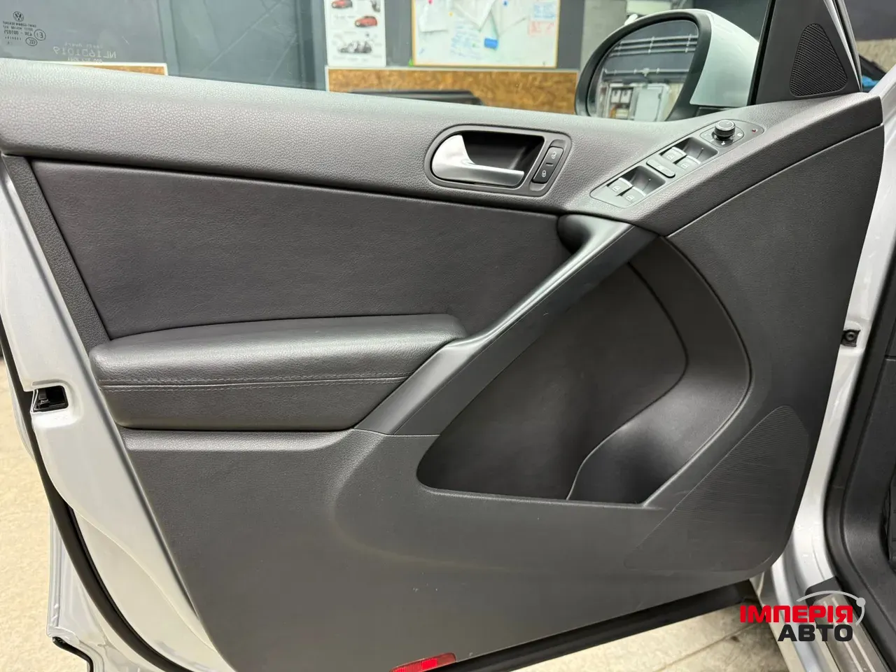 Volkswagen Tiguan - фото 10