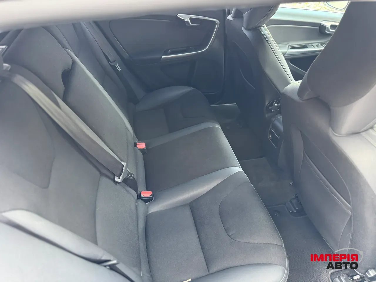 Volvo V60 - фото 22