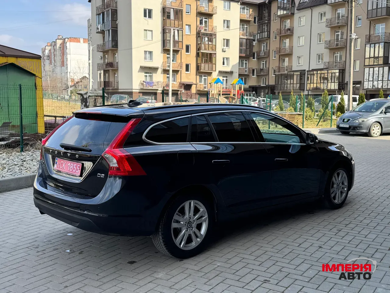 Volvo V60 - фото 10