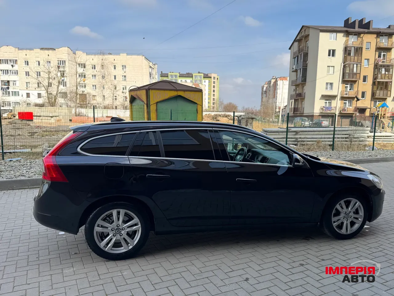 Volvo V60 - фото 11
