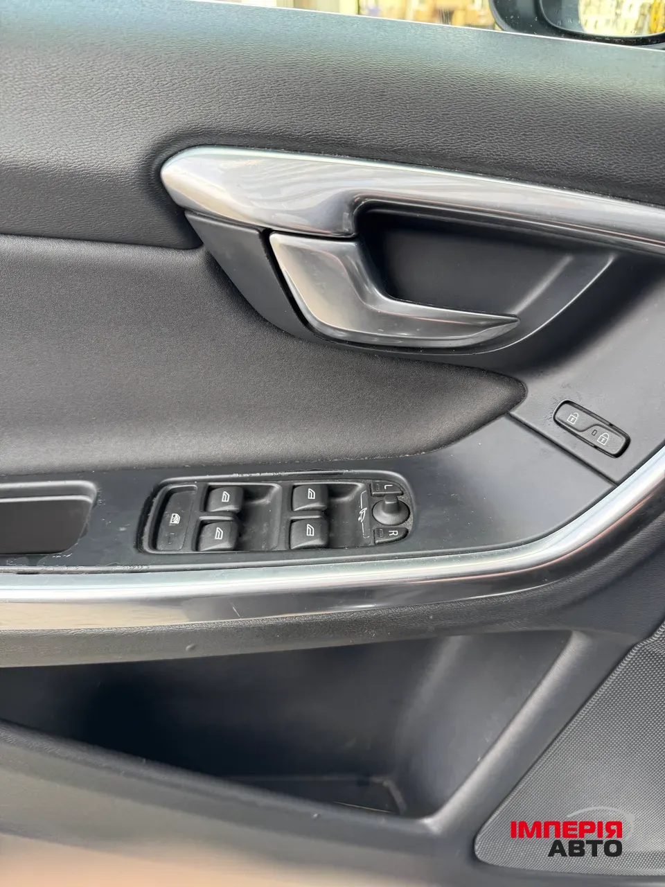 Volvo V60 - фото 33