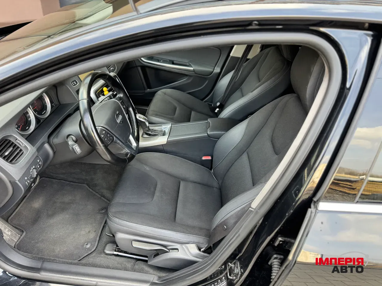 Volvo V60 - фото 16