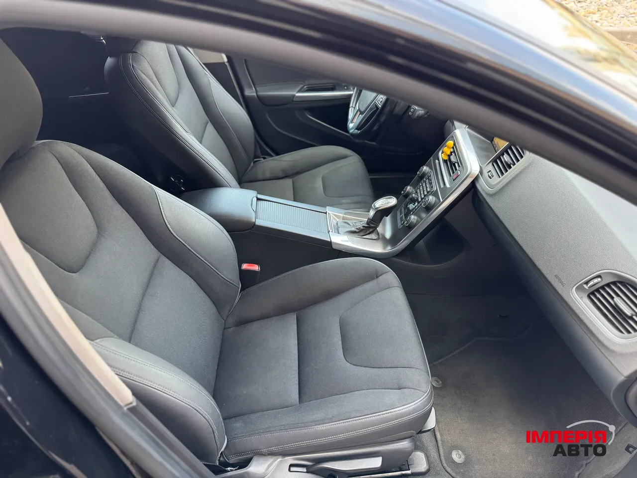 Volvo V60 - фото 24