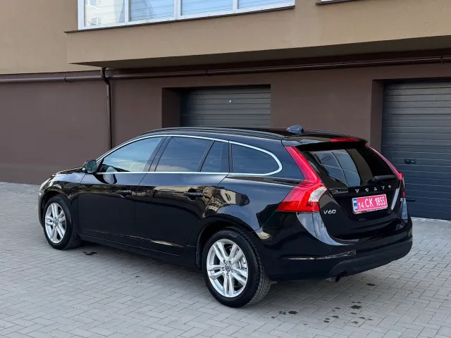 Volvo V60 - фото 5