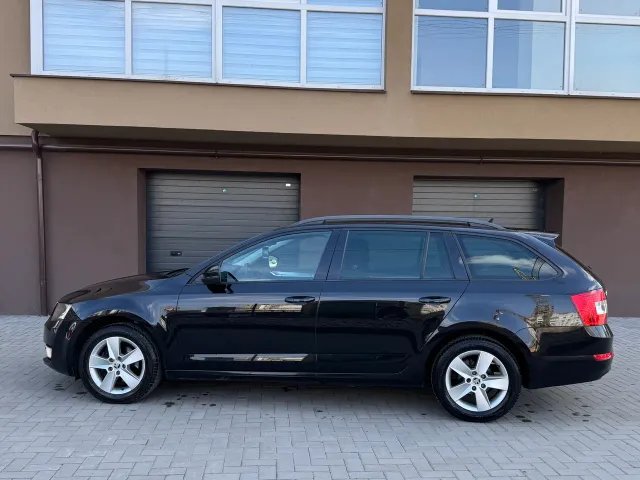 Skoda Octavia - фото 4