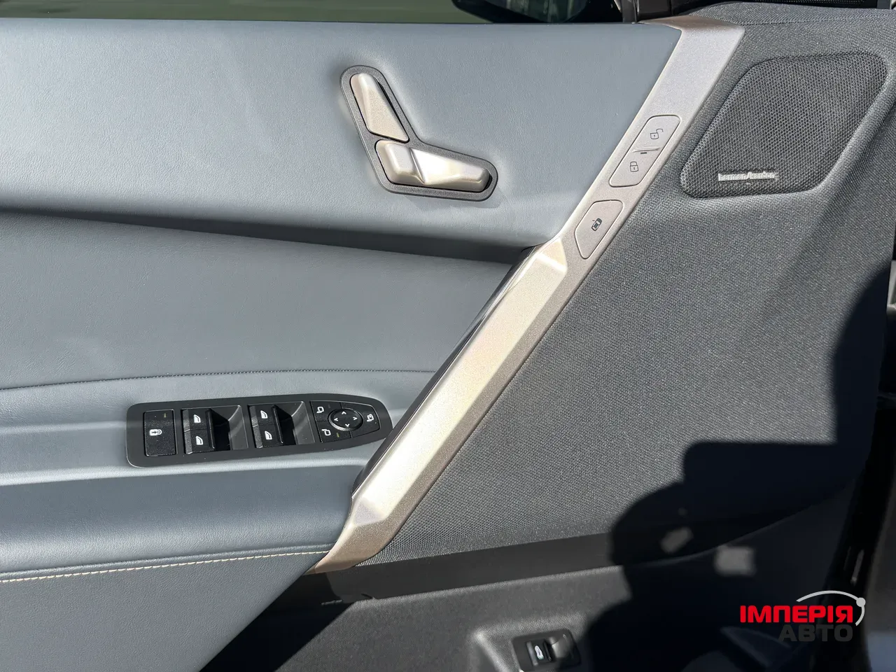 BMW iX - фото 14