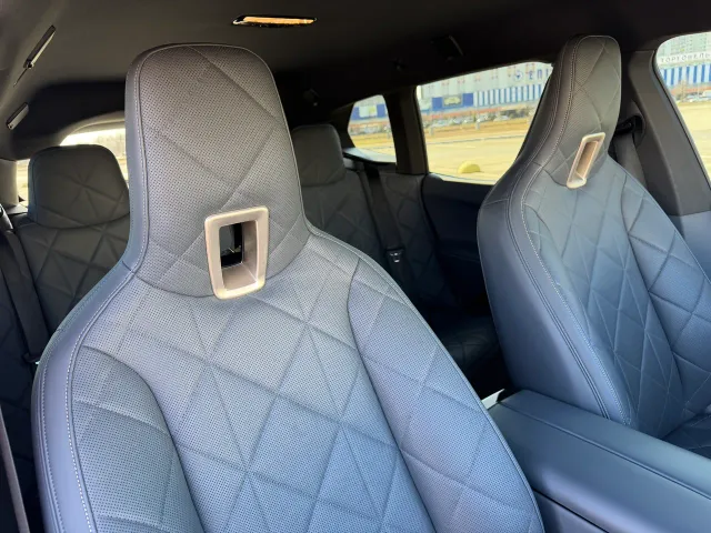BMW iX - фото 4