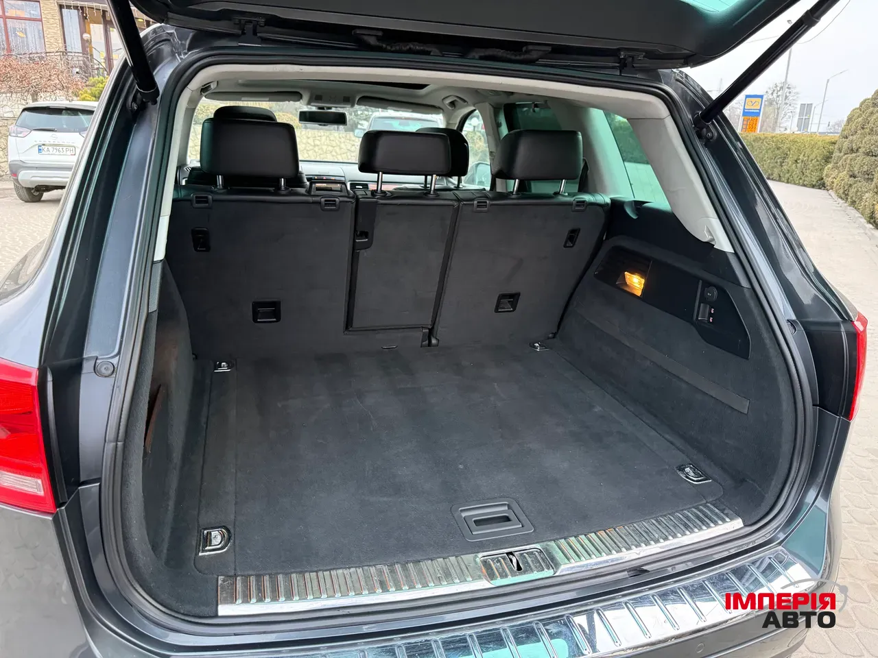 Volkswagen Touareg - фото 17