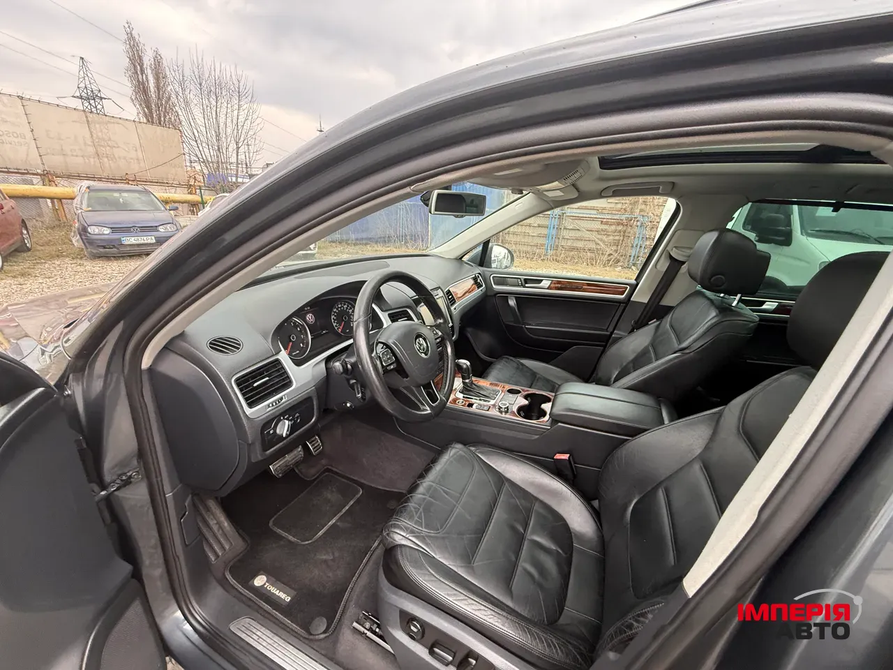 Volkswagen Touareg - фото 2