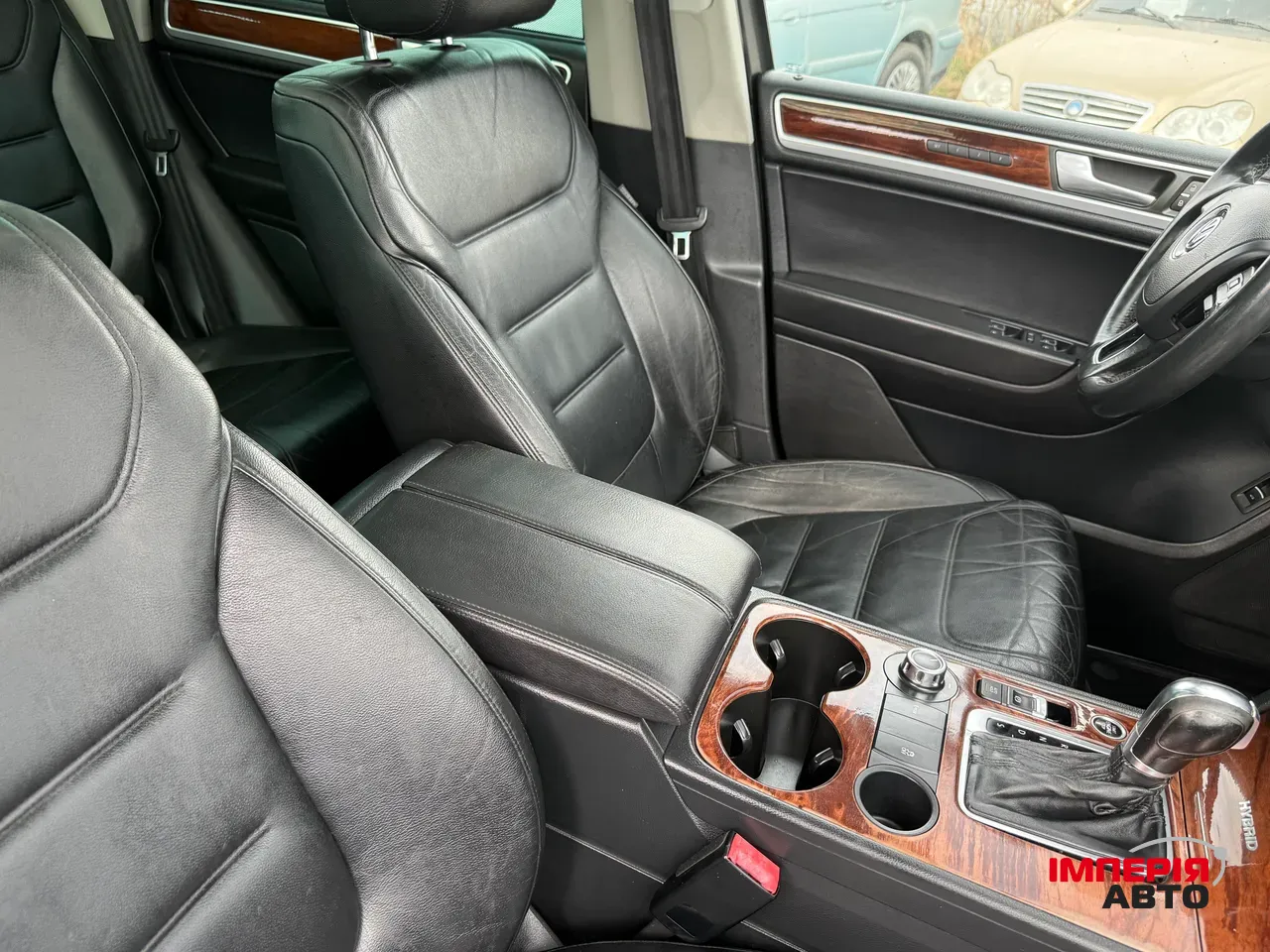 Volkswagen Touareg - фото 25