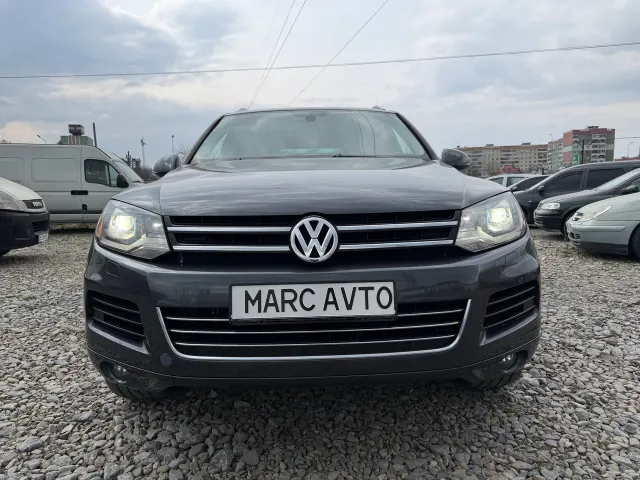 Volkswagen Touareg - фото 1